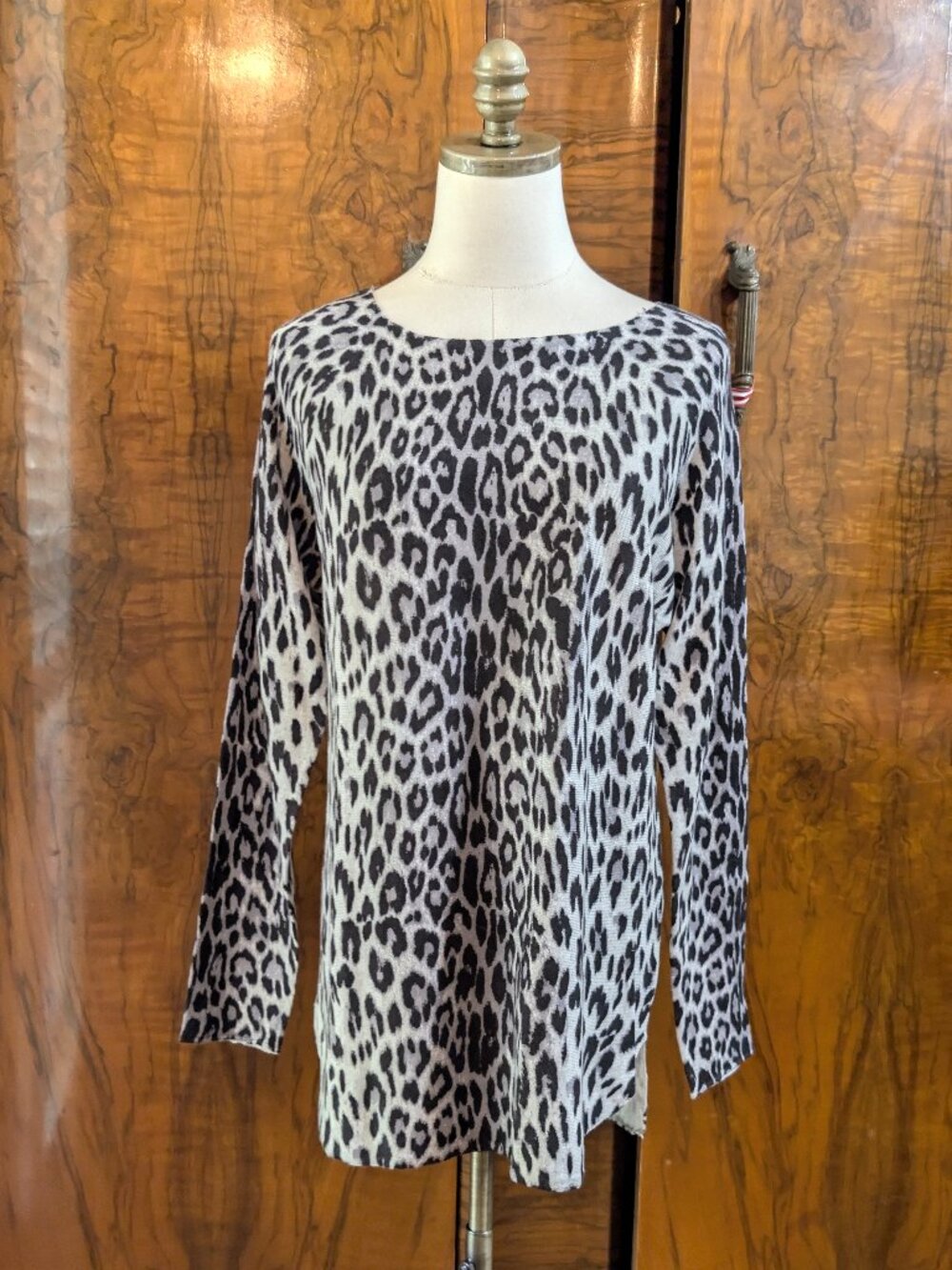 NWT INC International Concepts Gray Leopard Animal Print Lightweight Sweater S